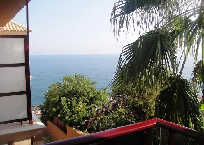 Aparthotel El Faro Cullera