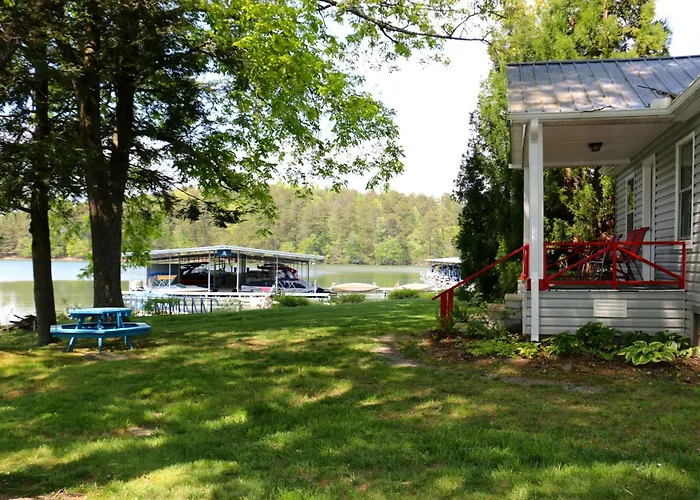 Boundary Waters Resort & Marina Hiawassee