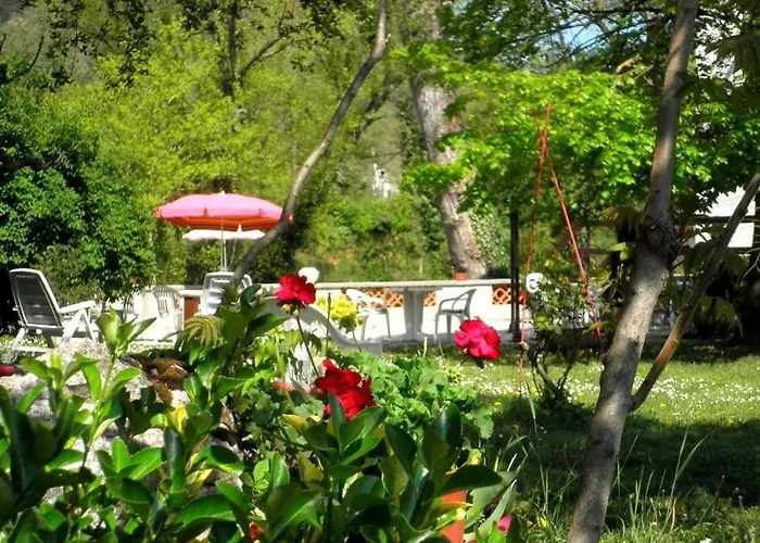 Hotel La Pierre Lys à Quillan