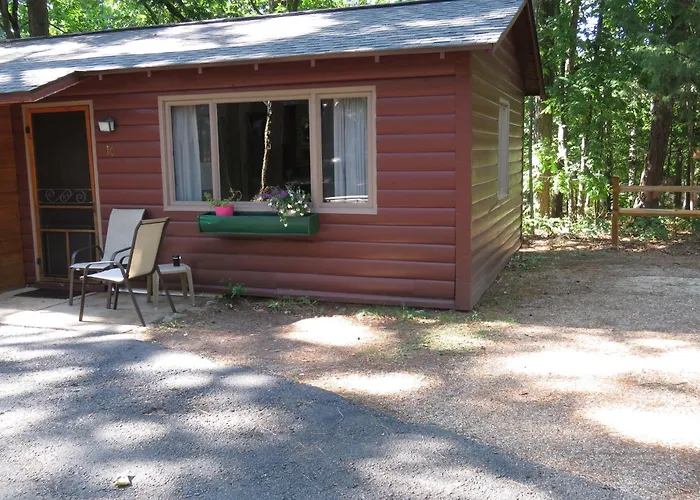 Tall Pines Inn