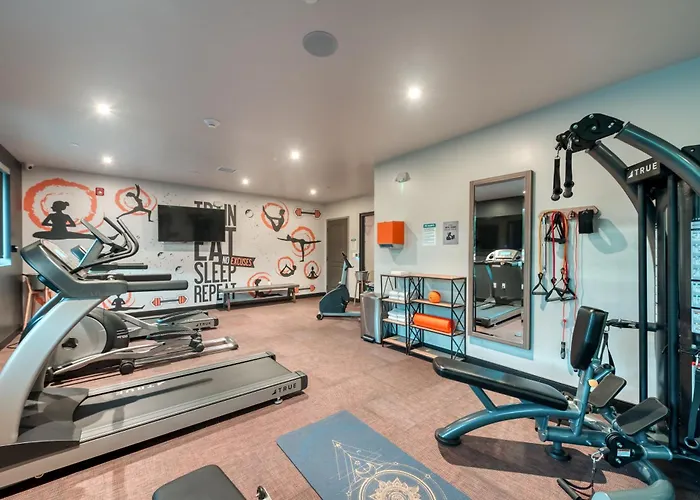 Hotel Lexen Newhall & Santa Clarita - Near Six Flags Magic Mountain