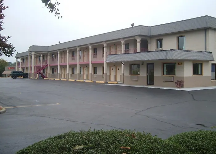 Super 8 By Wyndham Laurel Motel