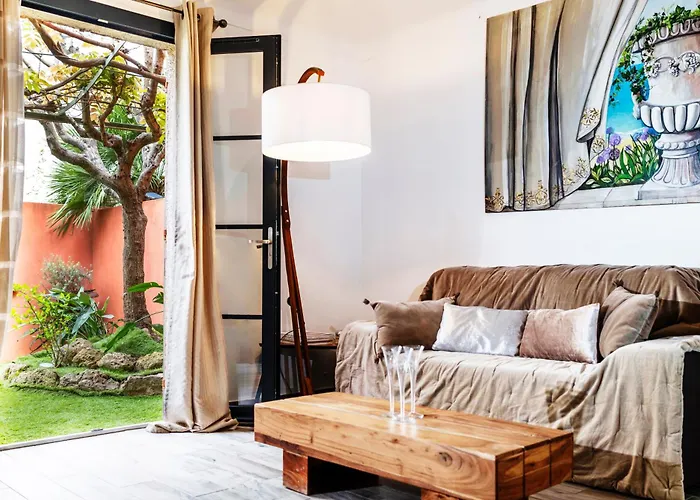 Saint Tropez centre, Suite La Bravade 2 pour 4, Villa romana