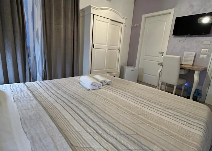 Chiaia Roof Bed & Breakfast Naples