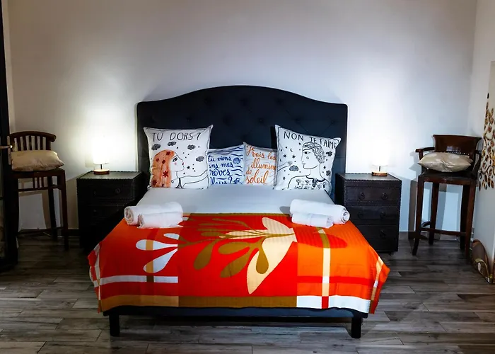 Les Canoubiers Luxe Et Serenite Au Coeur De Saint-Tropez Suites Spacieuses Avec Jardin Enchanteur