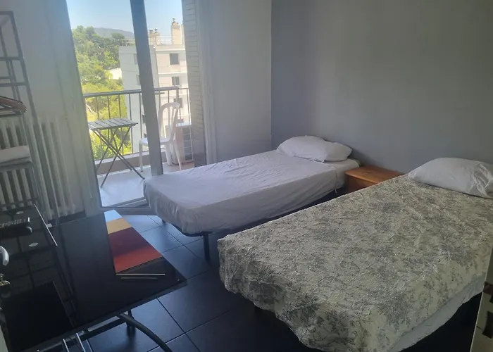 New Cheap Private Room, Kitchen , Overwieuw Sea,Tram On Spot, 12 Minutes From Nice Train Station With Tram , Beach In 17 Min Tram , Chambre Privee Pas Cher, Cuisine Equipee , Tram Sur Place, Apercu Mer, 12 Min De La Gare De Nice Avec Le Tram, 17 Min