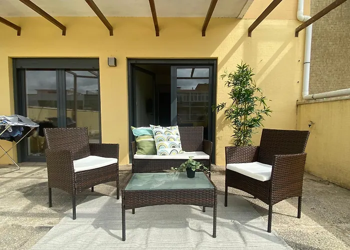 Bedrooms In Modern Guest House Almada