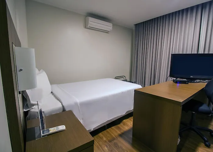 Hotel Deville Curitiba