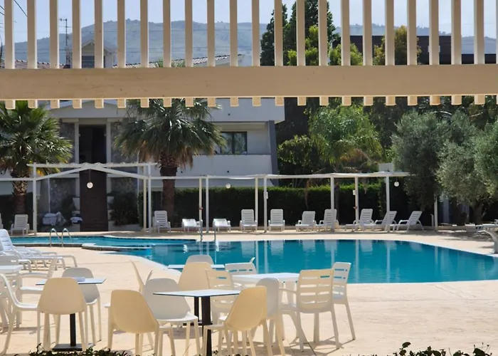 Suite Hotel Dominicus Grisolia