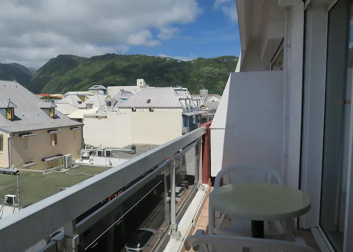 Central Hotel Saint-Denis