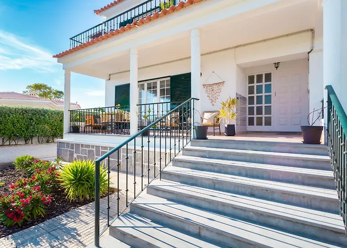 Moro'S Friends House - Cascais Hotel