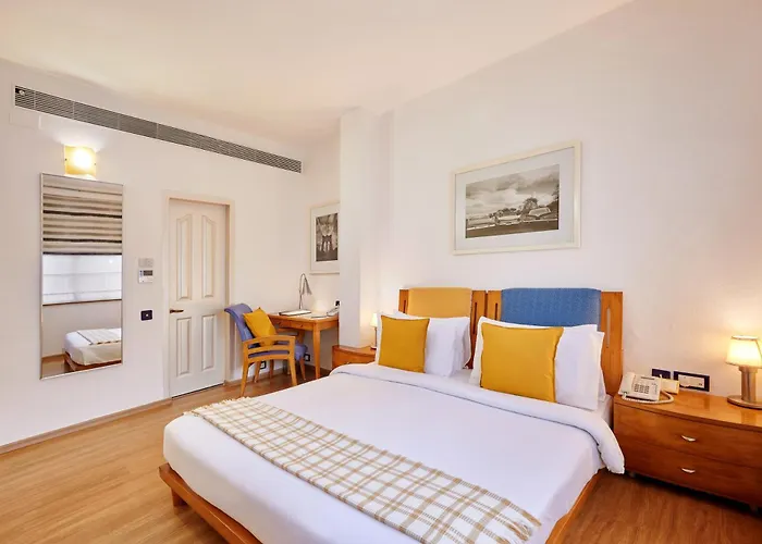 The Gordon House Hotel - Near Gateway Of India Bombay