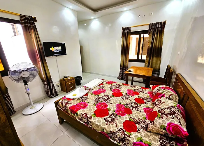 Chambre Ngor- Douche Privee-Salon-Cuisine-Netflix Dakar