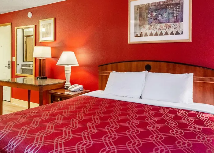 Econo Lodge Inn & Suites Madras