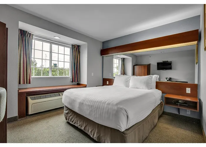 Bentonville Hotels