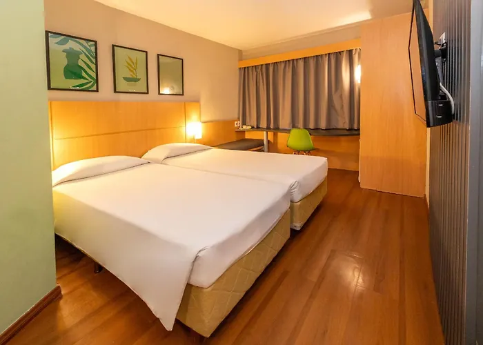Hus Hotel Dourados