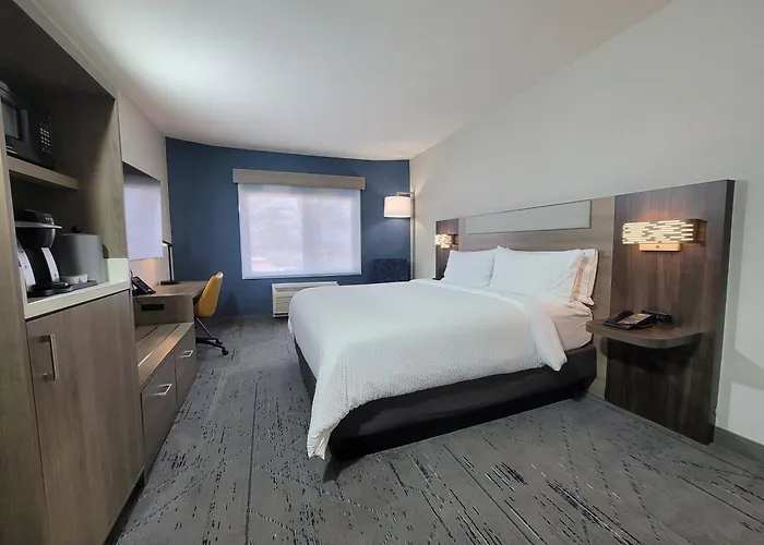 Chula Vista Hotels