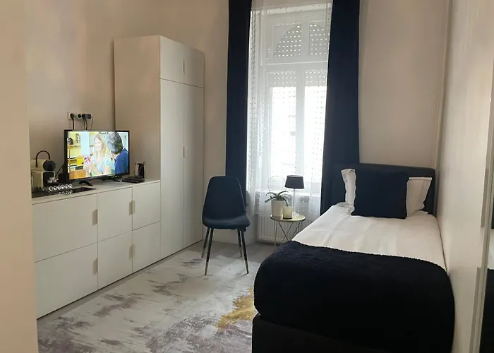 Executive Single Room With En-Suite In Guest House City Centre Luxembourg