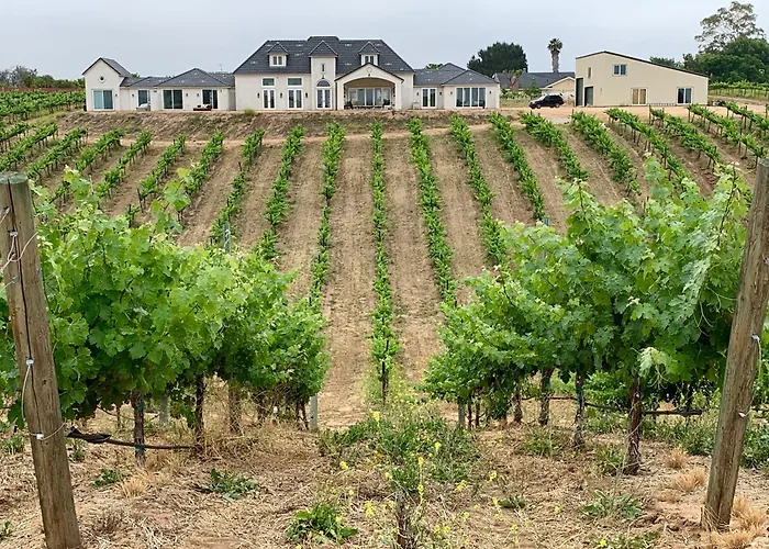 Domaine Chardonnay Bed & Breakfast Temecula