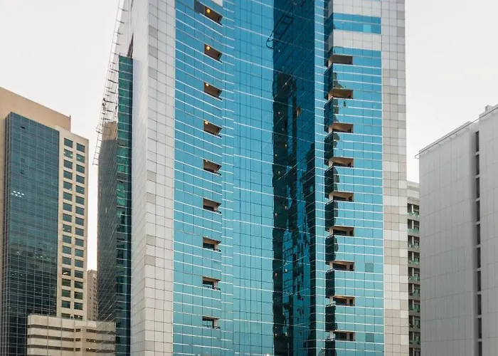 Golden Tulip Media Hotel Dubái