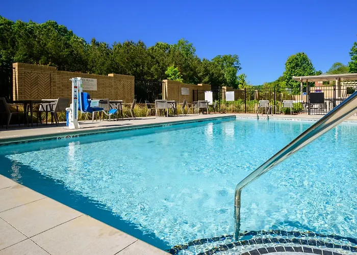 Courtyard By Marriott Raleigh Cary Crossroads Hotel