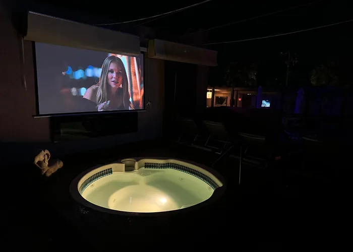 Mi Kasa Hot Springs Clothing Optional,420 Friendly,Adults Only, Hotel Desert Hot Springs