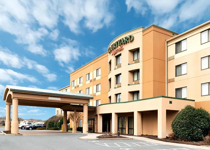 Courtyard By Marriott Salisbury Hotel