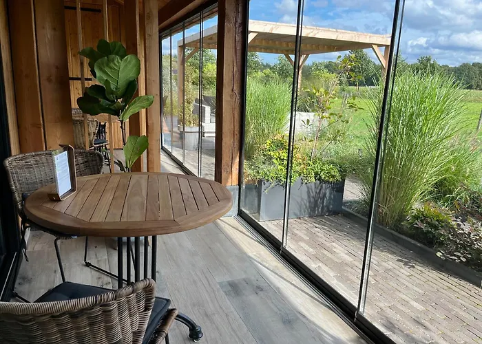 't Heidepaleis Bed and Breakfast Garderen