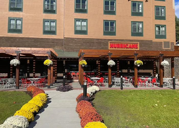 Six Flags Great Escape Lodge & Indoor Waterpark Queensbury
