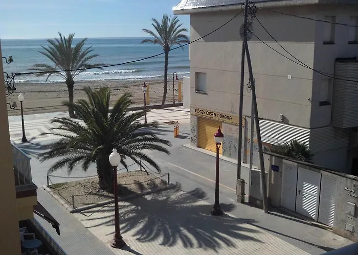Hostal Cubelles