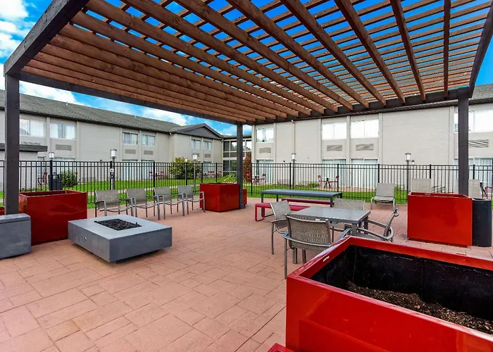 The Clover Hotel, Ascend Hotel Collection