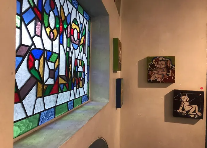 "Nomore" Gallery And Guesthouse