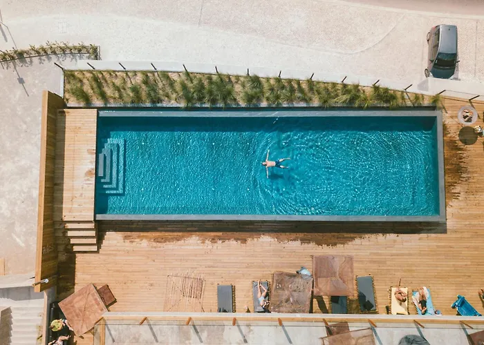 Noah Surf House Portugal
