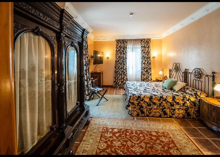 Palacio de Miraflores Miraflores de la Sierra