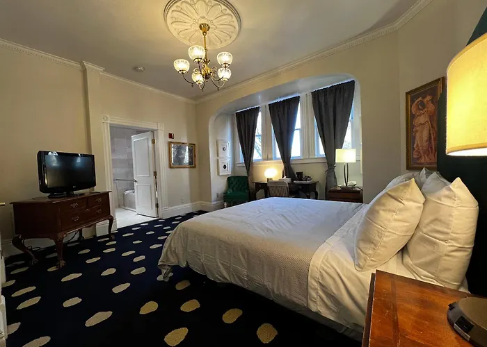 Sterling Hotel