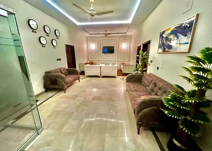 Bnb Royal Inn Family-Stadium-Karsaz-Airport