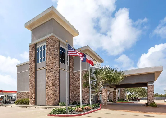 La Quinta By Wyndham Rockport - Fulton Hotel