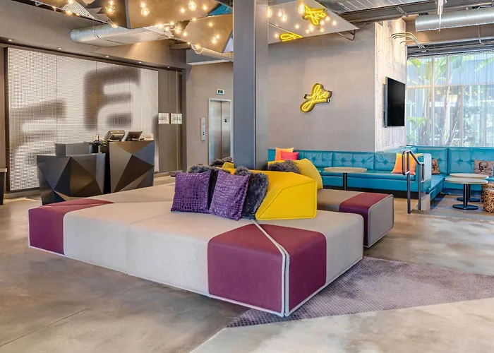 Aloft Jacksonville Tapestry Park