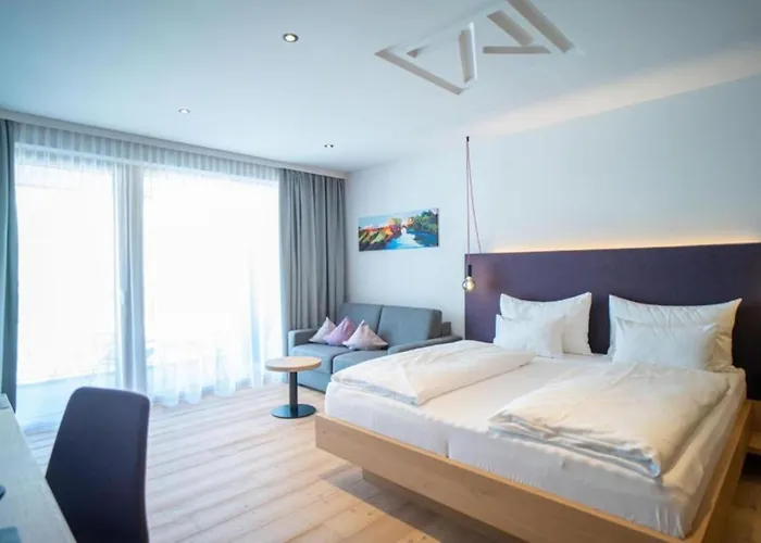 Wellness Und Brunch Hotel Morgenzeit Beheizter Naturteich Genuss Fruehstueck Bis 13 Uhr Hochkoenig Sommercard