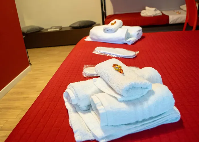 Bed and Breakfast Emmanueli65 fronte clinica per 4 matrimoniale e castello Piacenza