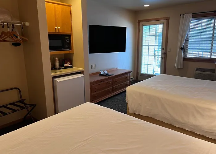 Fish Creek Hotels