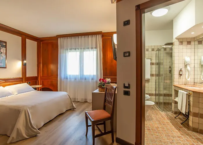 Hotel Relais Du Foyer Châtillon