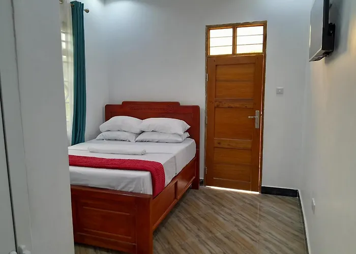 Valley Breeze Hotel