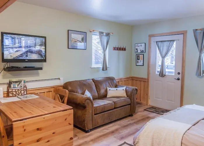 Bear Lake Lodgings B&B, Inc Seward