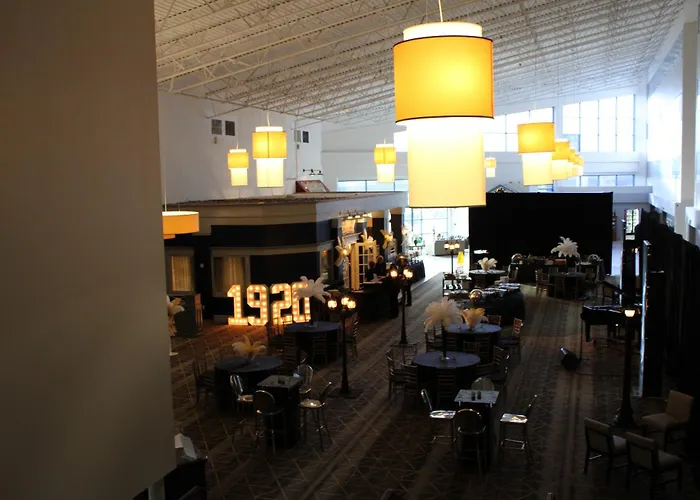 Wyndham Flint Mi Grand Blanc Bishop Airport Conference Ct Hotel