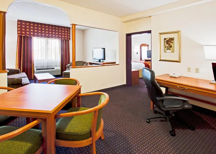 Holiday Inn Express And Suites Fort Lauderdale Airport West By Ihg Davie