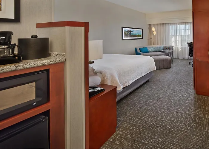 Courtyard By Marriott Stuart Hotel