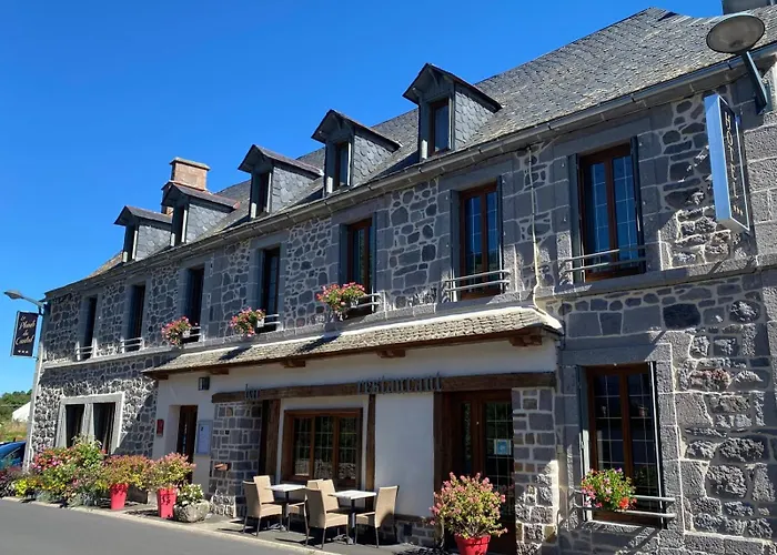 Hôtel Restaurant du Plomb du Cantal