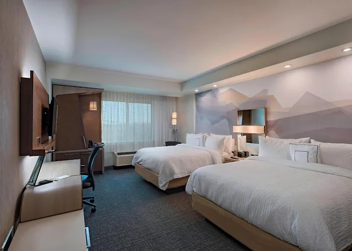 Courtyard By Marriott Houston Sugar Land/Lake Pointe