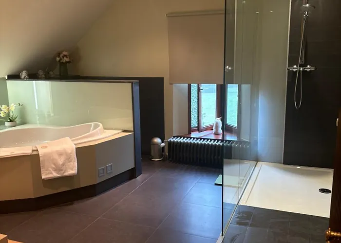Sophia Rooms 14